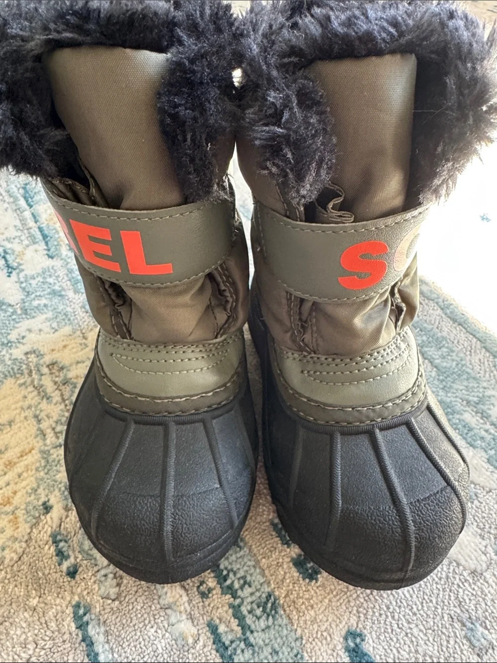 Sorel Toddler Olive Green and Black Insulated Snow Boots with Orange Logo 8T
